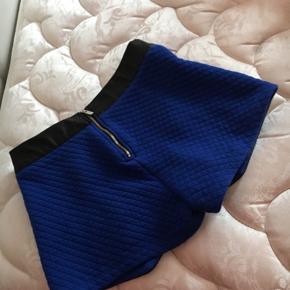 Blue and black skirt shorts